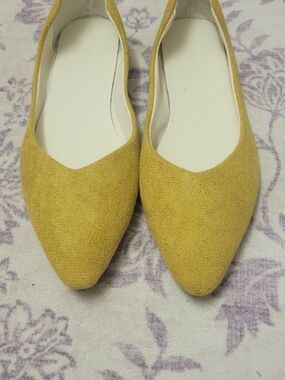 Classic Pointed-Toe Women’s Flats in Mustard Yellow
